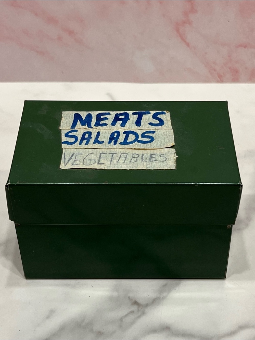 Vintage Recipe Tin Box w/Old Handwritten & Clipped Recipes Meat Salads Cooking